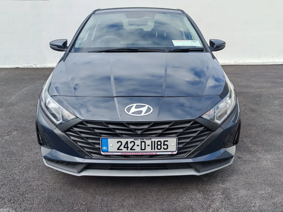 Hyundai i20 Hatchback, Petrol, 2024, Grey