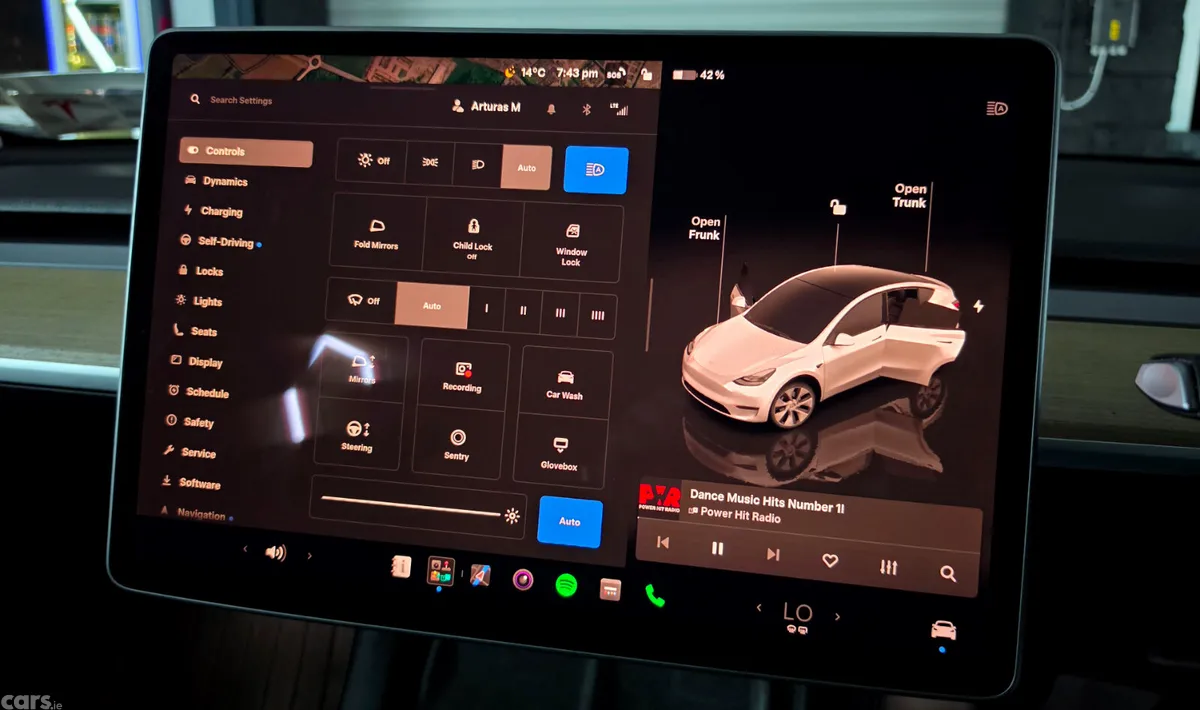 Tesla Model Y MPV, Electric, 2023, White