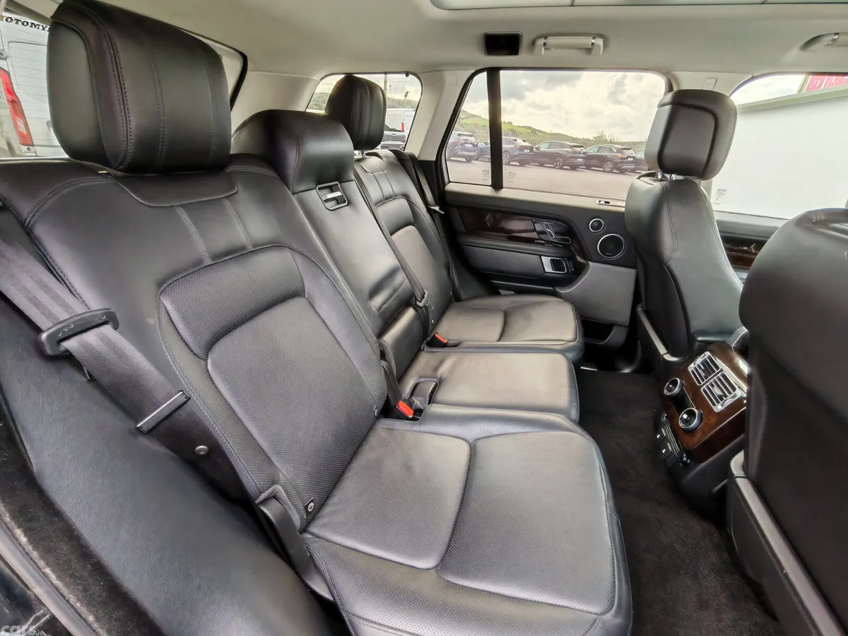 Land Rover Range Rover SUV, Petrol Plug-in Hybrid, 2019, Black