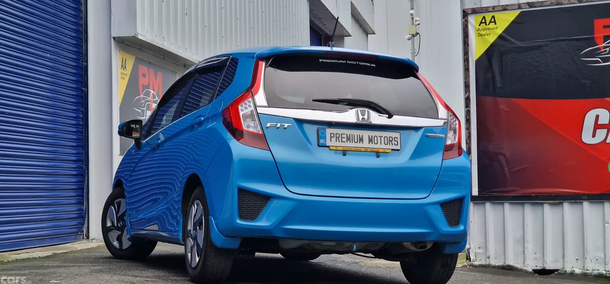 Honda Fit Hatchback, Petrol Hybrid, 2014, Blue