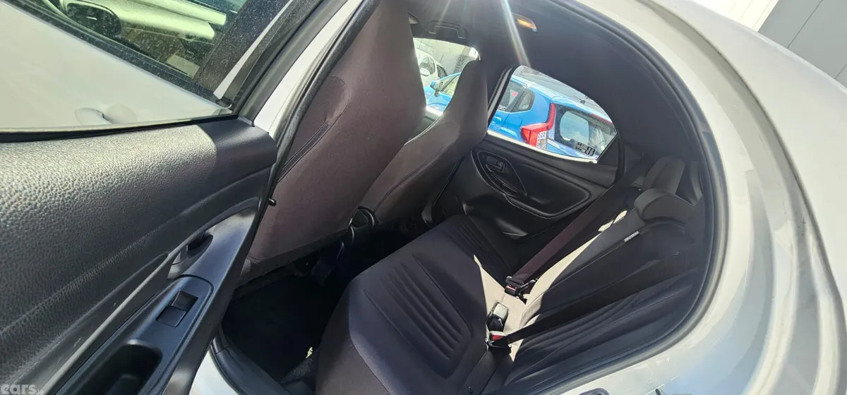 Toyota Yaris Hatchback, Petrol, 2021, White