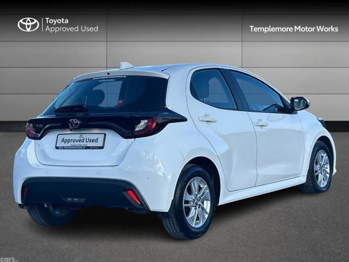 Toyota Yaris Hatchback, Petrol, 2025, White