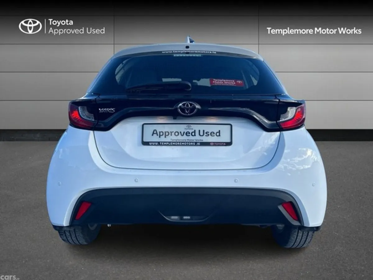 Toyota Yaris Hatchback, Petrol, 2025, White
