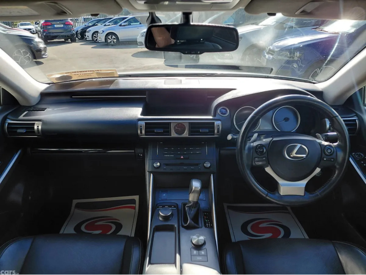 Lexus IS Saloon, Petrol Hybrid, 2015, White