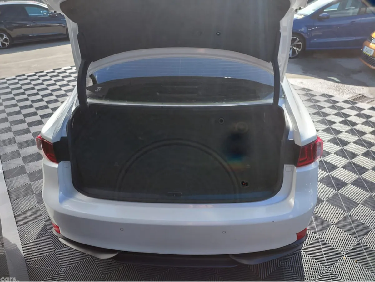 Lexus IS Saloon, Petrol Hybrid, 2015, White