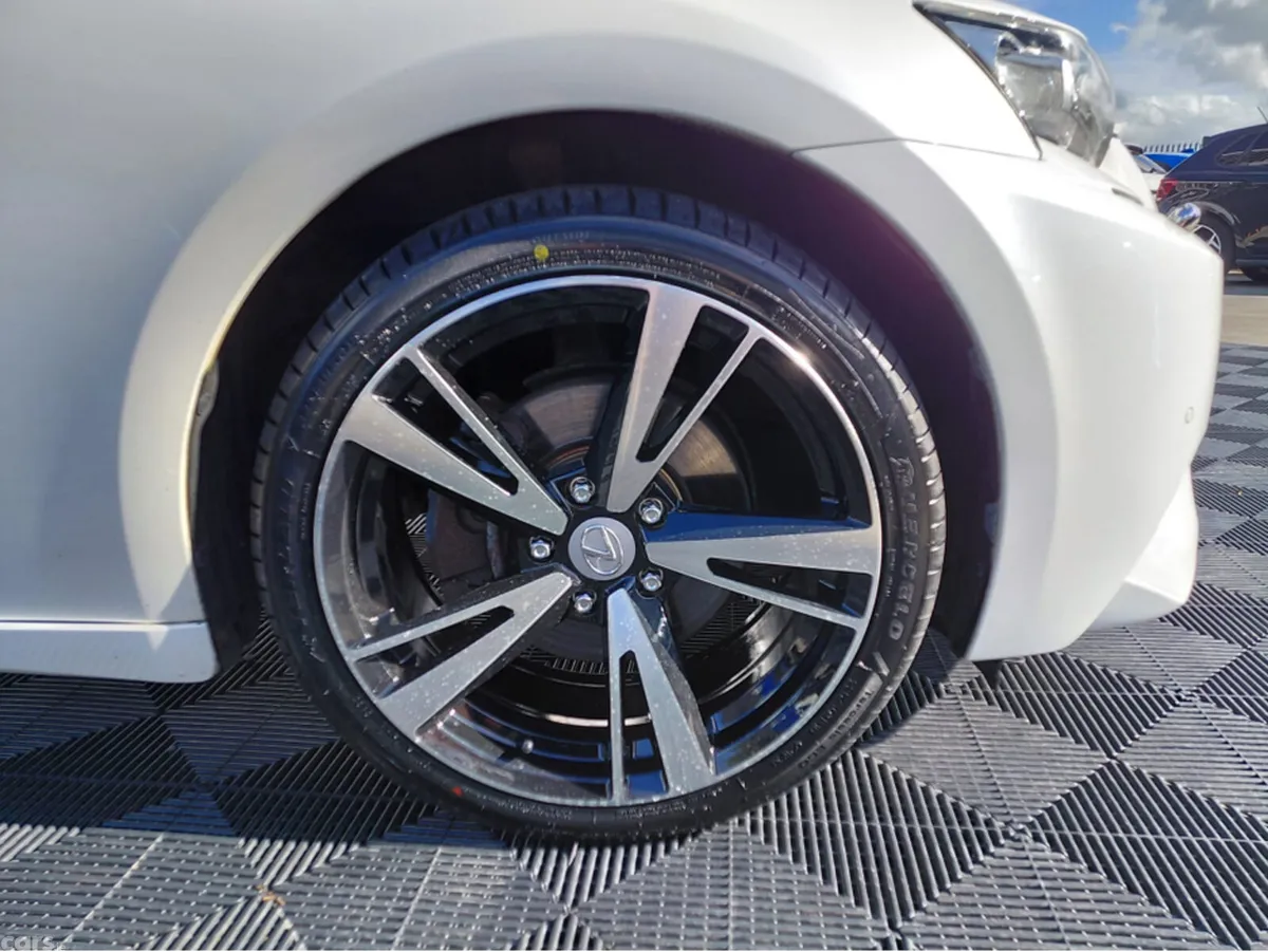 Lexus IS Saloon, Petrol Hybrid, 2015, White