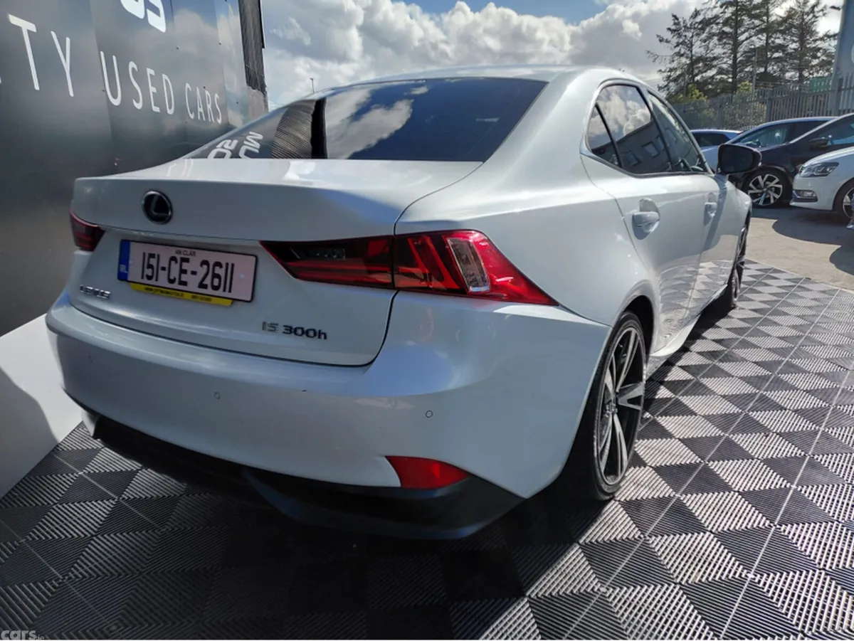 Lexus IS Saloon, Petrol Hybrid, 2015, White