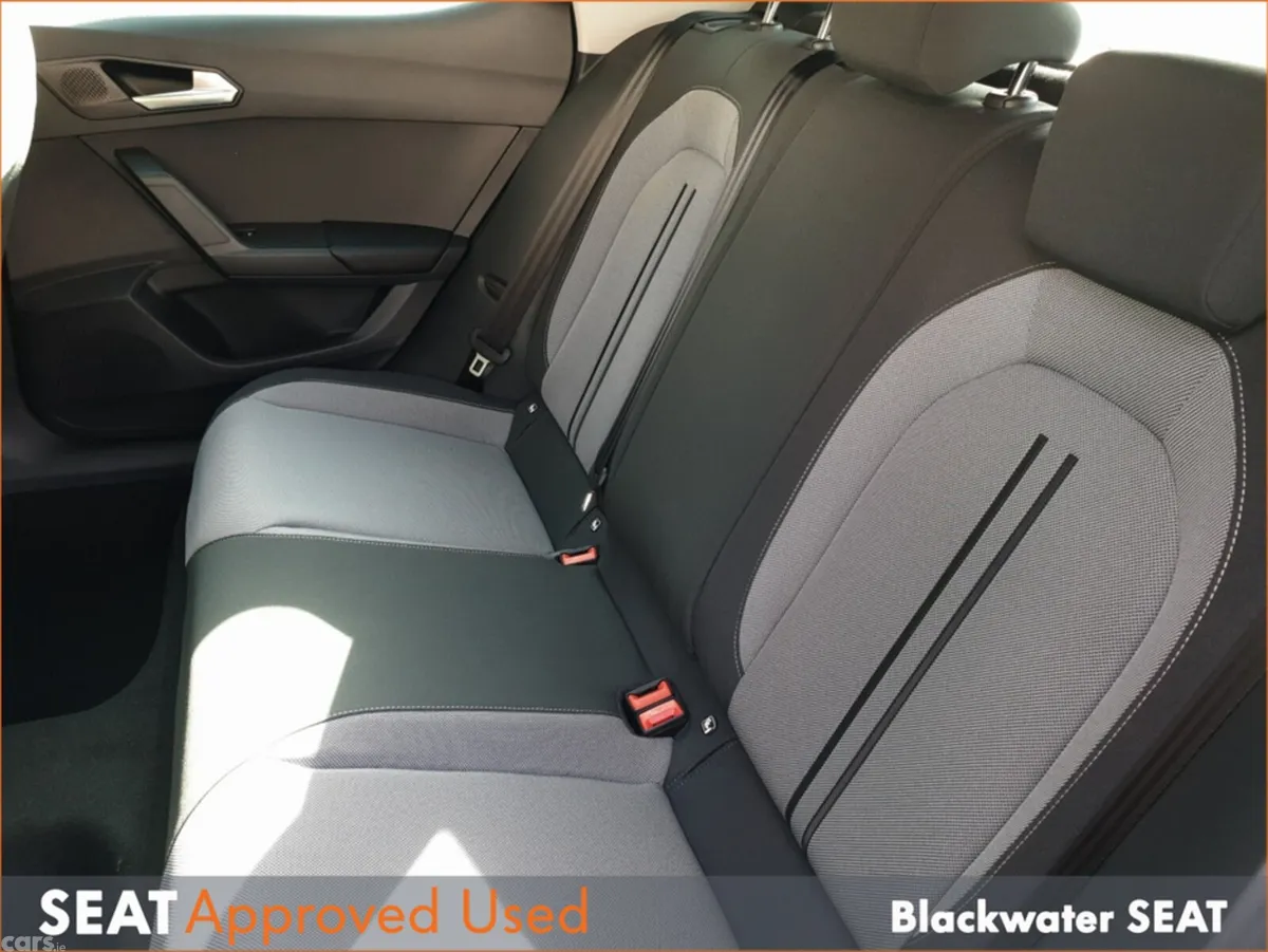 SEAT Leon Hatchback, Diesel, 2026, Grey