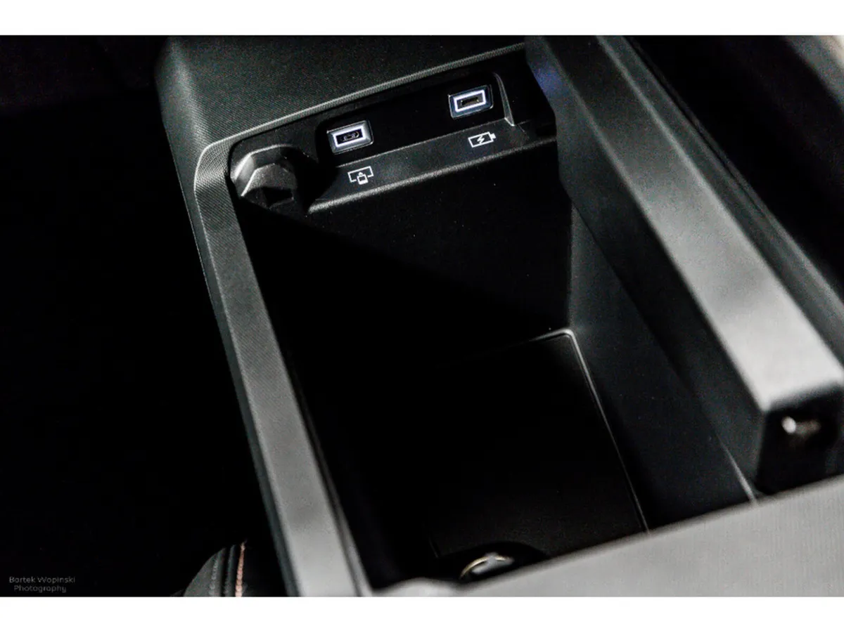Peugeot 5008 SUV, Petrol, 2026, Black