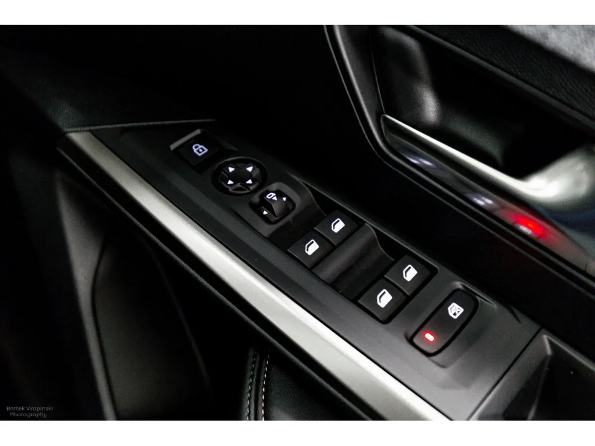 Peugeot 5008 SUV, Petrol, 2026, Black