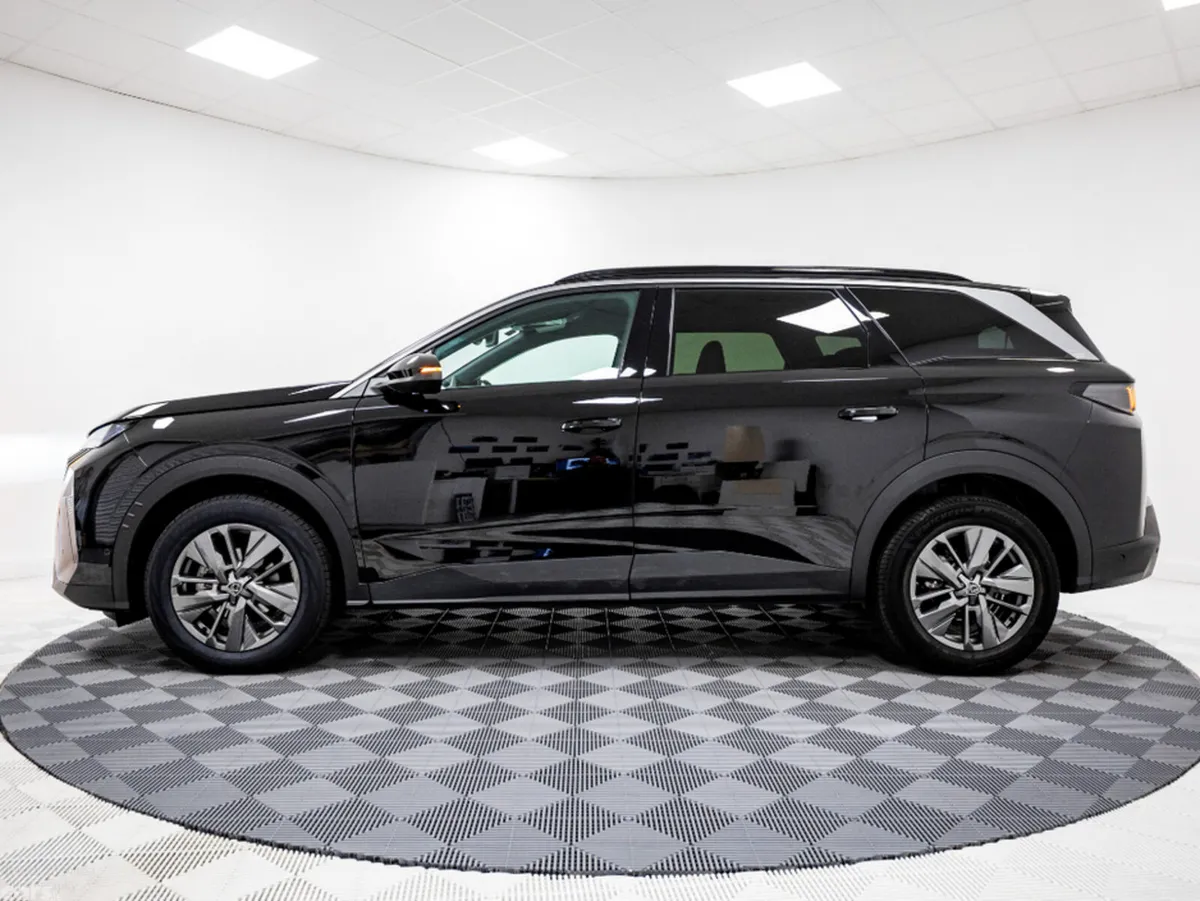 Peugeot 5008 SUV, Petrol, 2026, Black