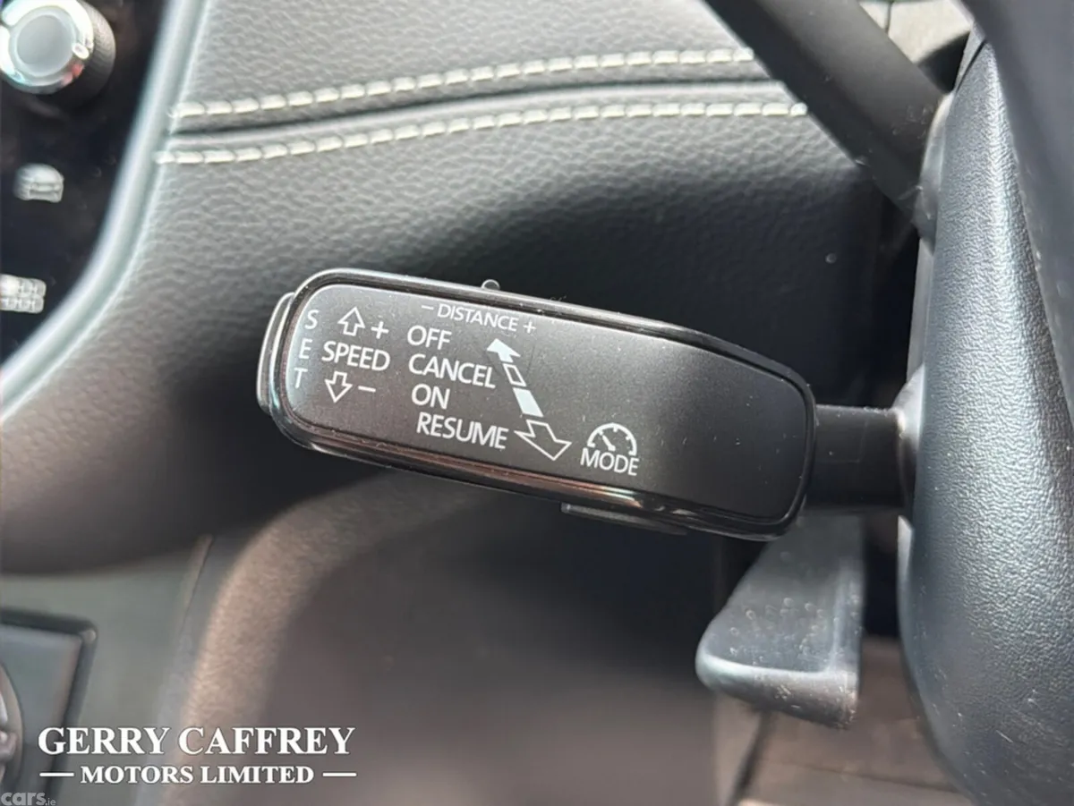 SEAT Arona Hatchback, Petrol, 2020, Red