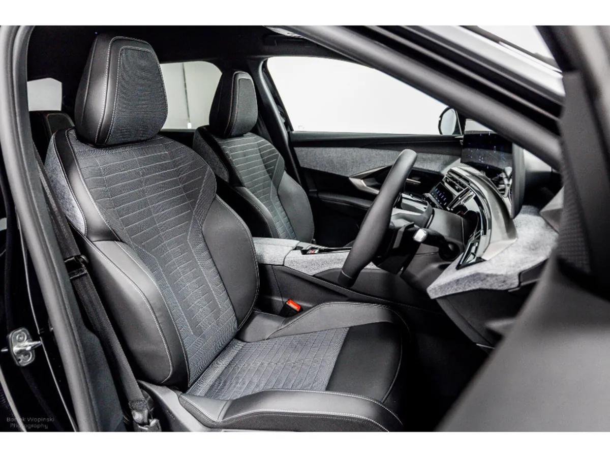 Peugeot 5008 SUV, Petrol, 2026, Black