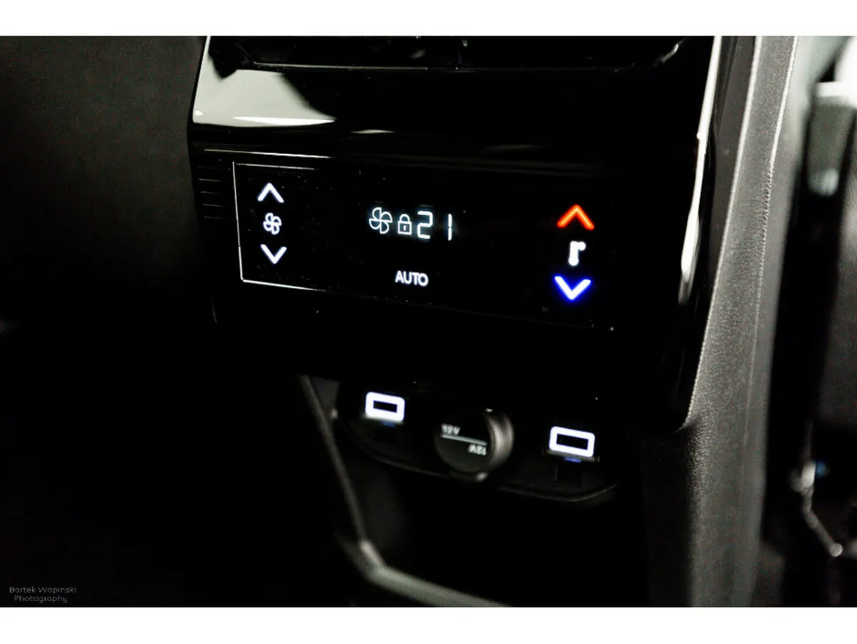 Peugeot 5008 SUV, Petrol, 2026, Black