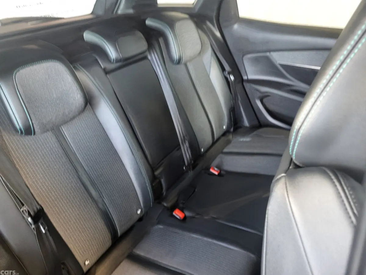 Peugeot 3008 MPV, Diesel, 2021, Black