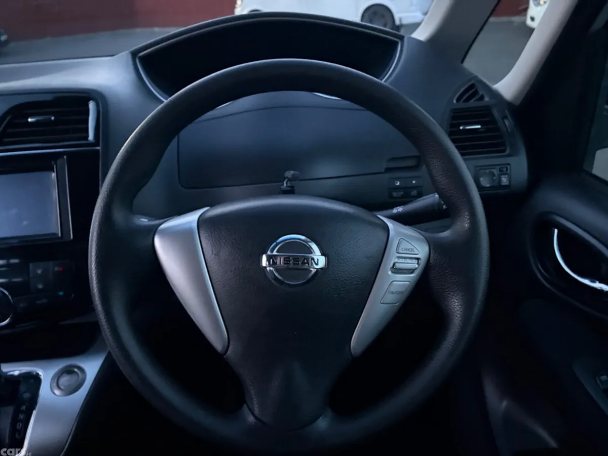 Nissan Serena MPV, Petrol Hybrid, 2015, Silver