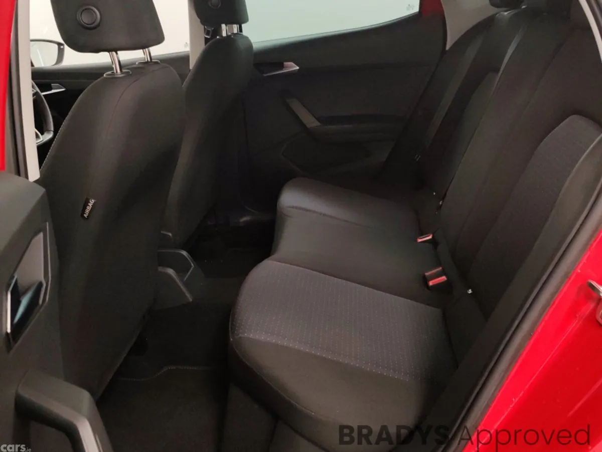 SEAT Arona Hatchback, Petrol, 2023, Red