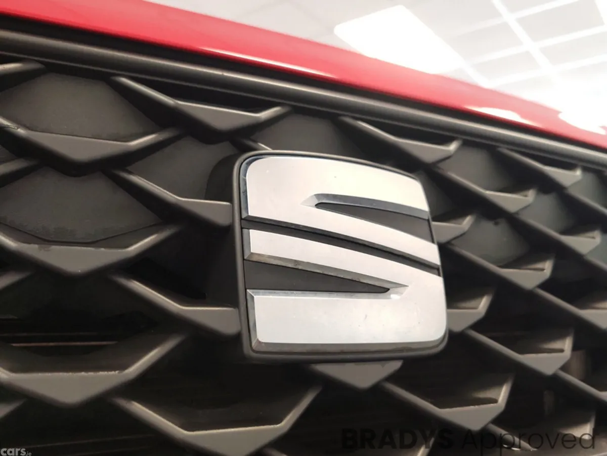 SEAT Arona Hatchback, Petrol, 2023, Red