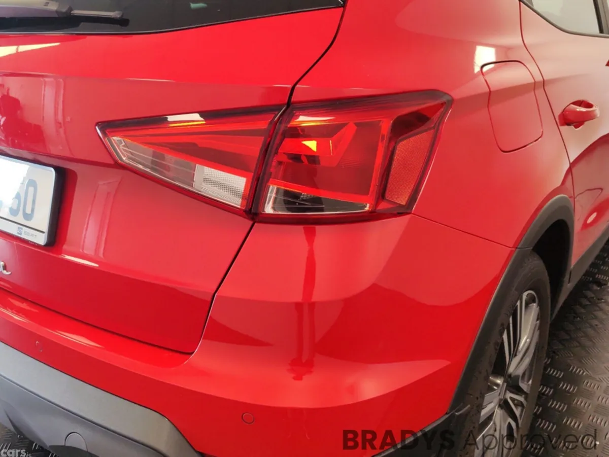 SEAT Arona Hatchback, Petrol, 2023, Red