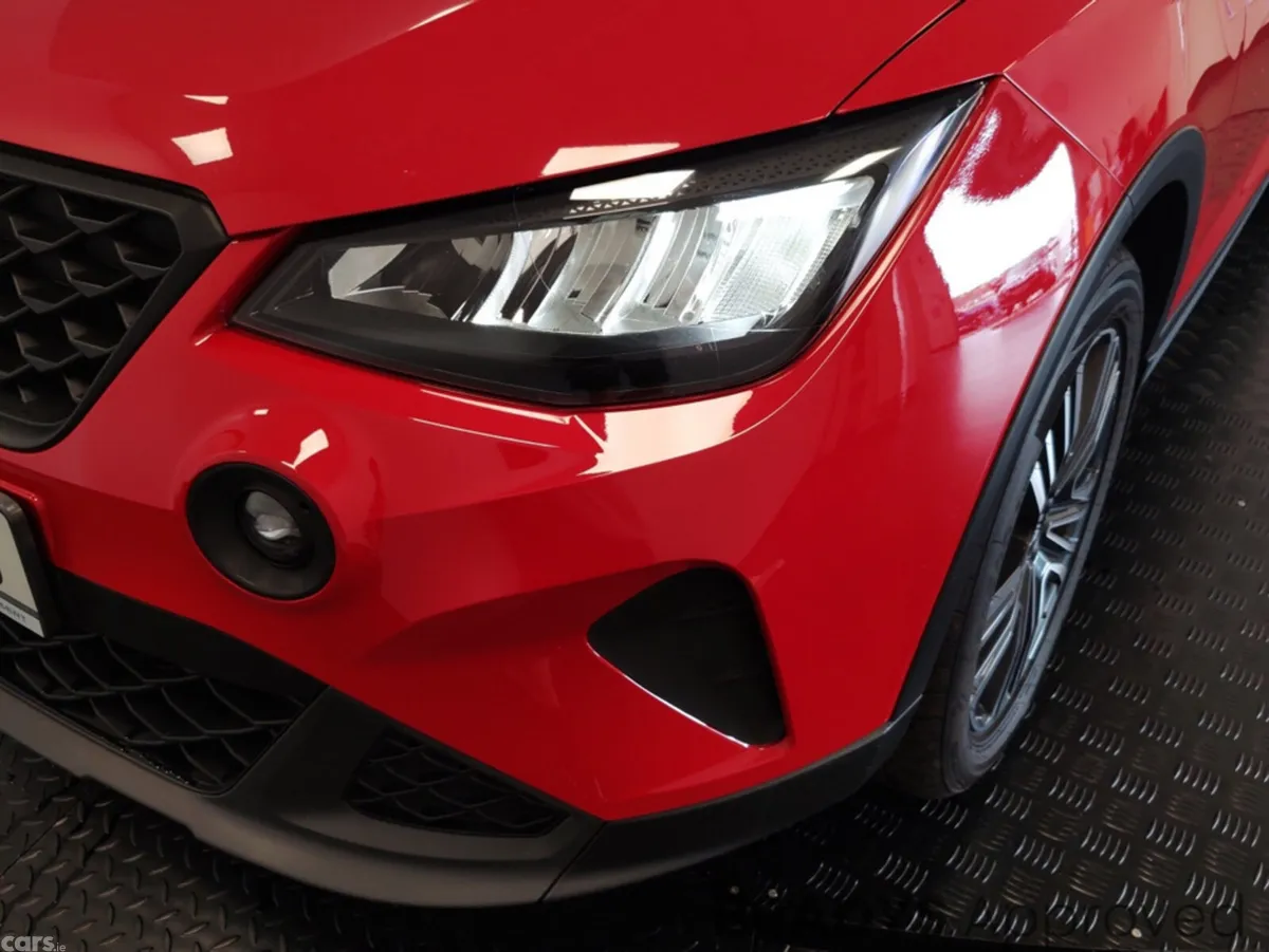 SEAT Arona Hatchback, Petrol, 2023, Red
