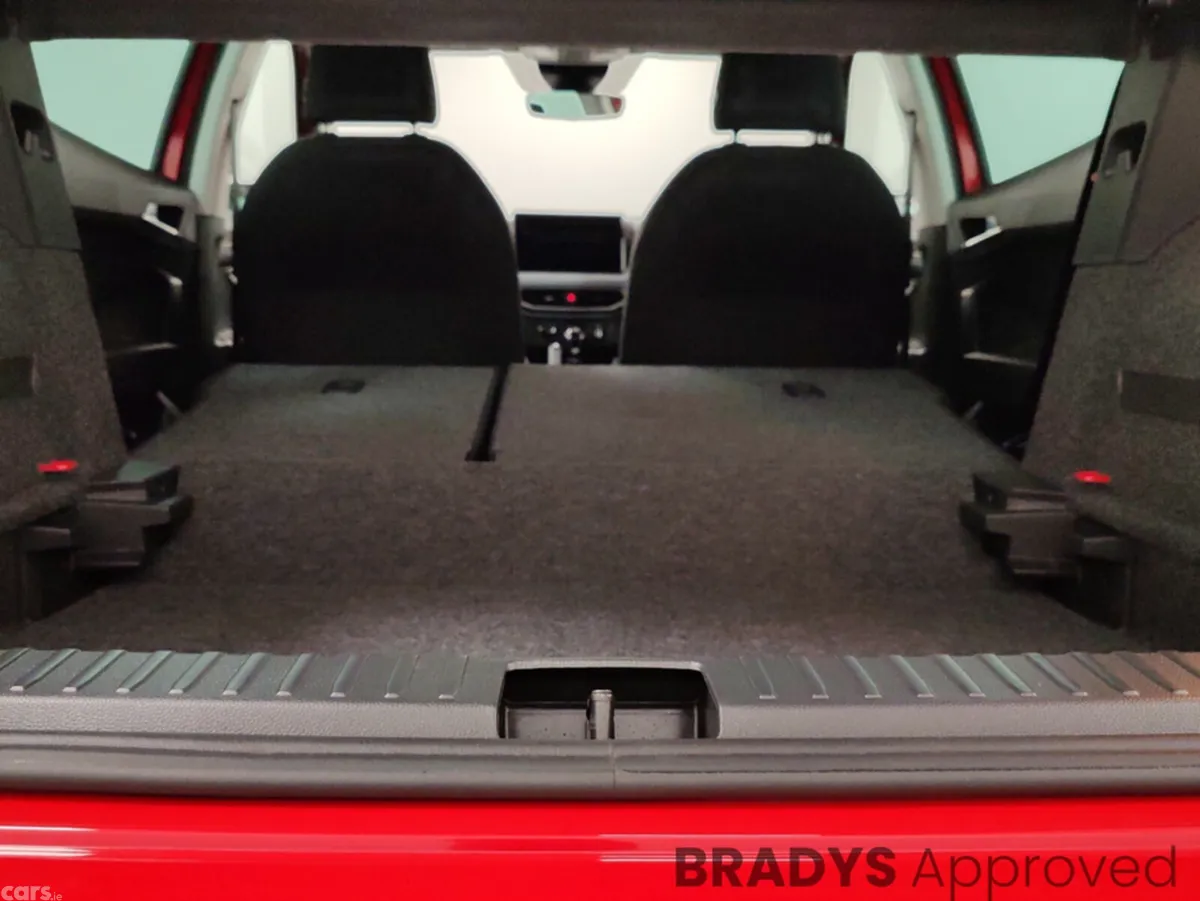 SEAT Arona Hatchback, Petrol, 2023, Red