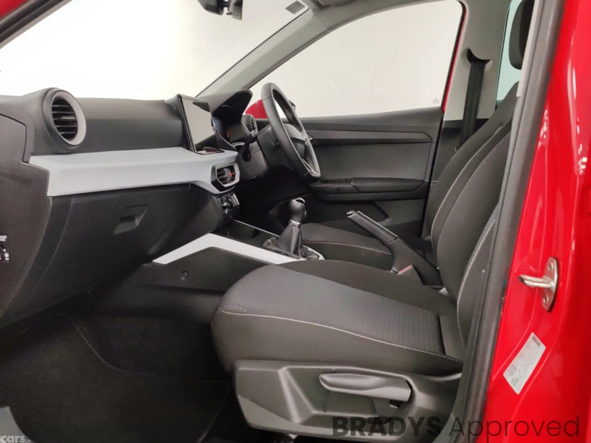 SEAT Arona Hatchback, Petrol, 2023, Red