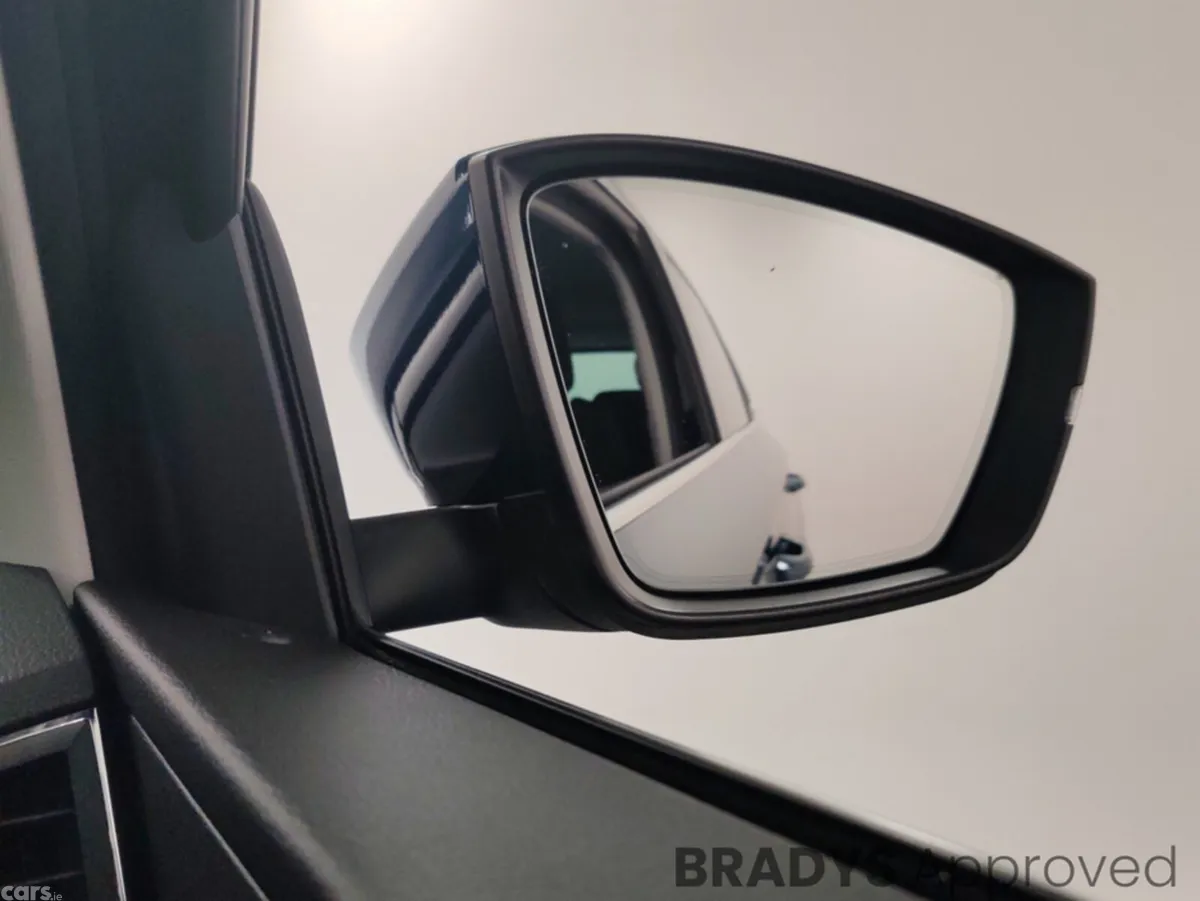 Skoda Karoq SUV, Diesel, 2023, Blue