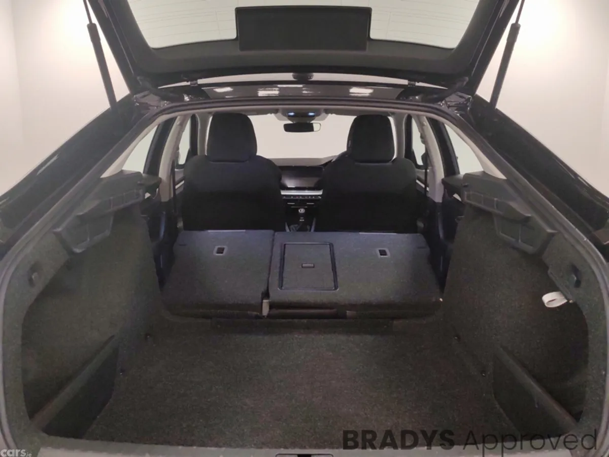 Skoda Octavia Hatchback, Diesel, 2025, Black