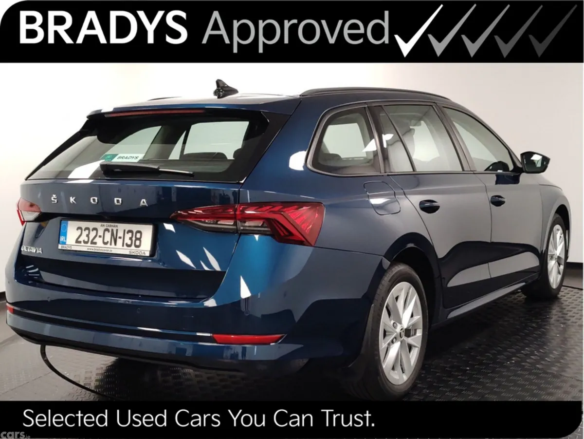 Skoda Octavia Estate, Diesel, 2023, Blue