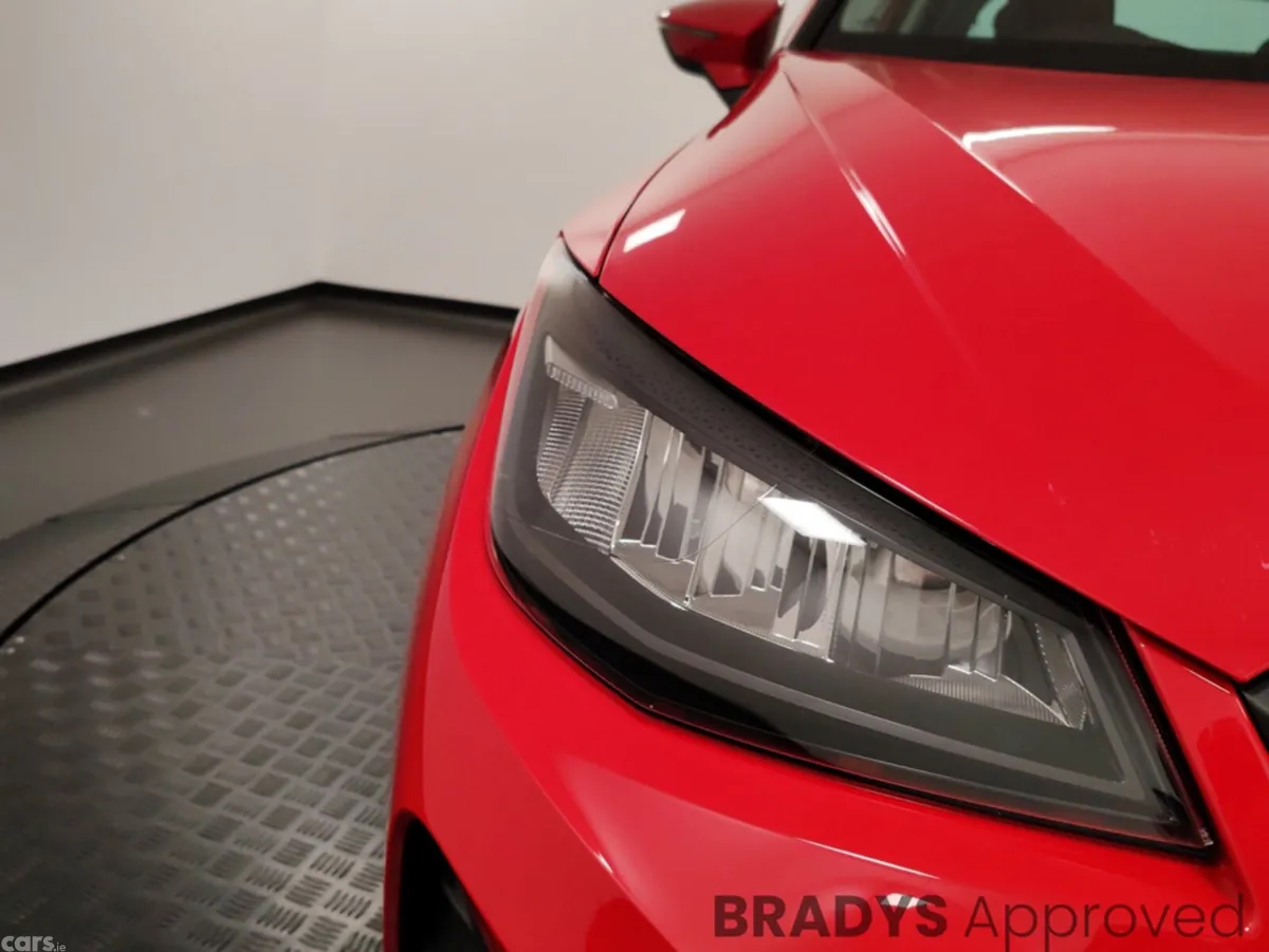 SEAT Arona Hatchback, Petrol, 2023, Red