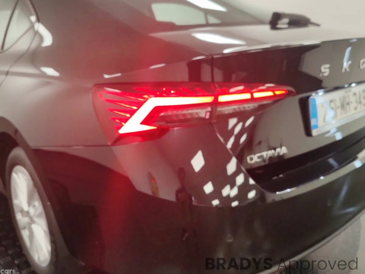Skoda Octavia Hatchback, Diesel, 2025, Black