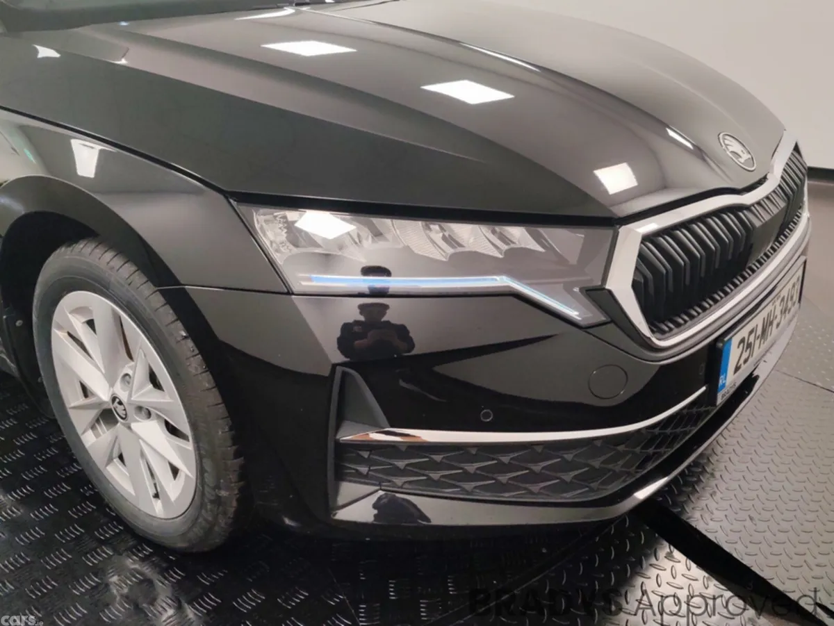 Skoda Octavia Hatchback, Diesel, 2025, Black