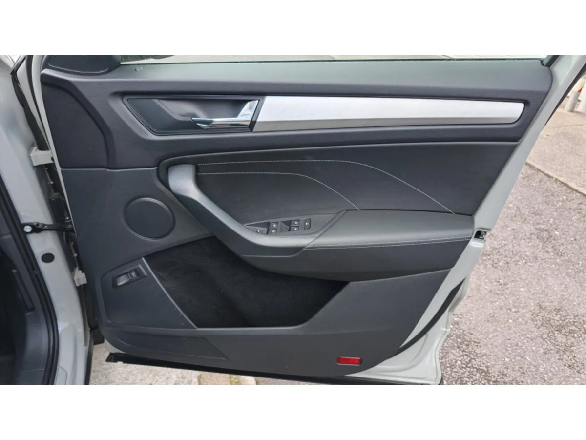 Skoda Kodiaq SUV, Petrol, 2023, Grey