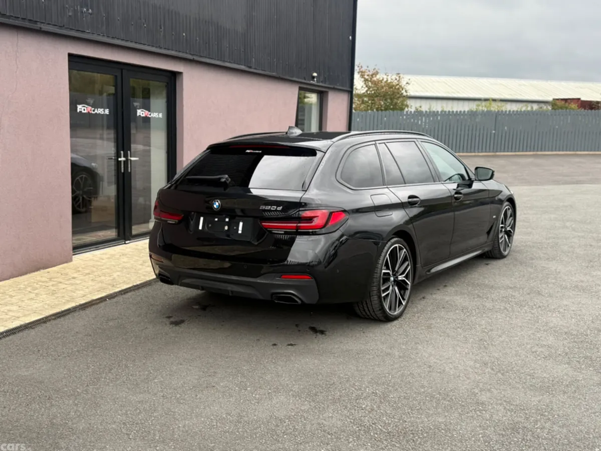 BMW 5-Series Estate, Diesel Hybrid, 2023, Black