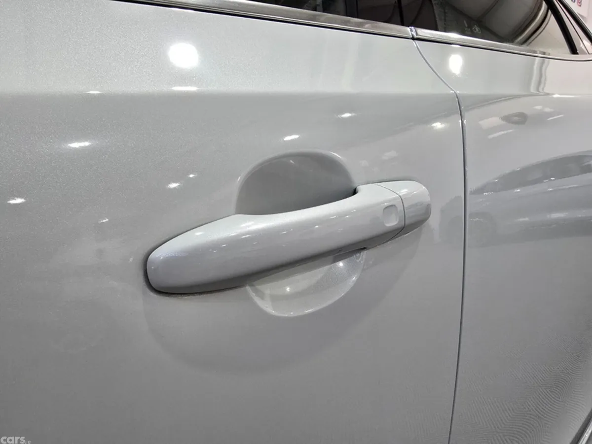 Volvo V40 Hatchback, Diesel, 2018, White