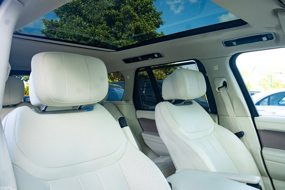 Land Rover Range Rover SUV, Petrol Hybrid, 2024, Gold