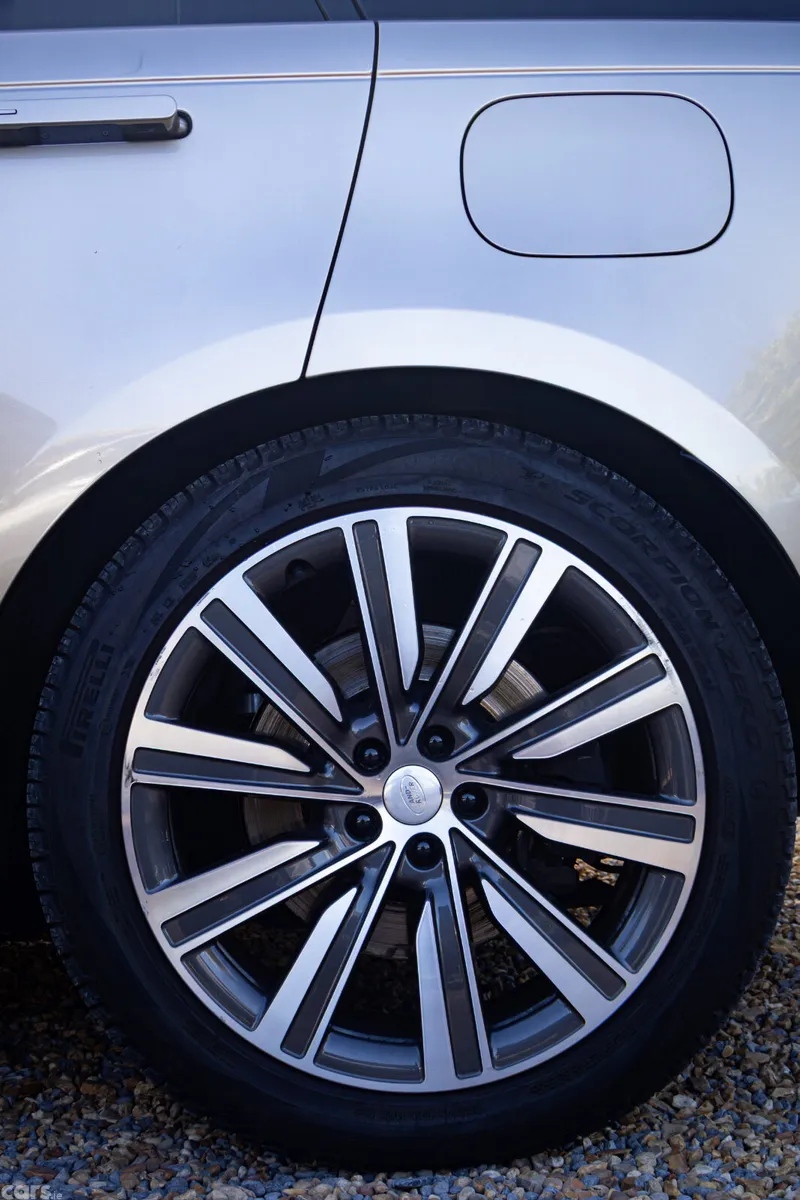 Land Rover Range Rover SUV, Petrol Hybrid, 2024, Gold
