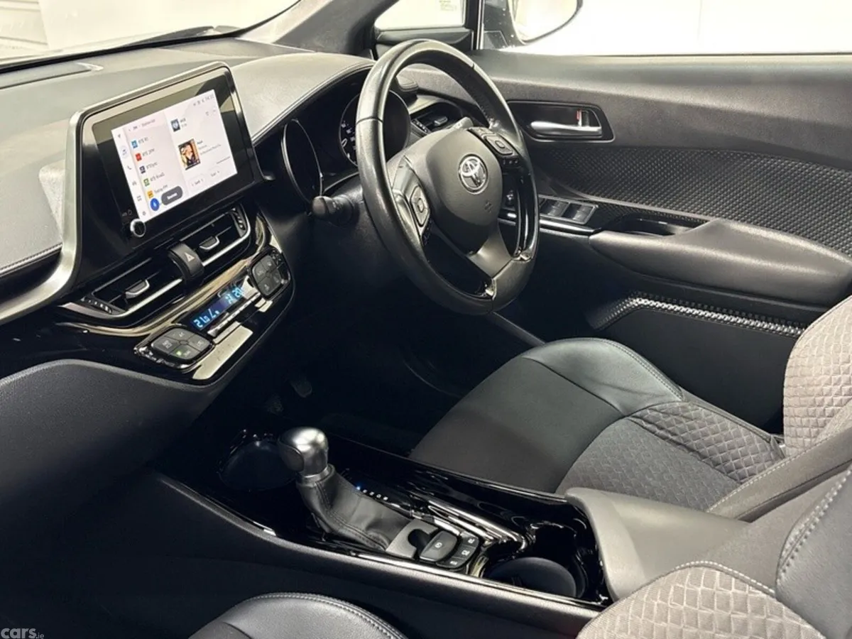 Toyota C-HR SUV, Petrol Hybrid, 2022, Grey