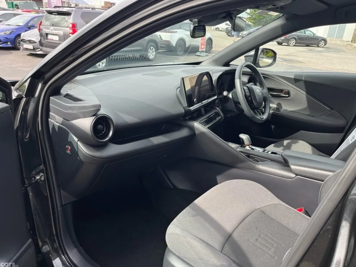 Toyota C-HR SUV, Petrol Hybrid, 2024, Black