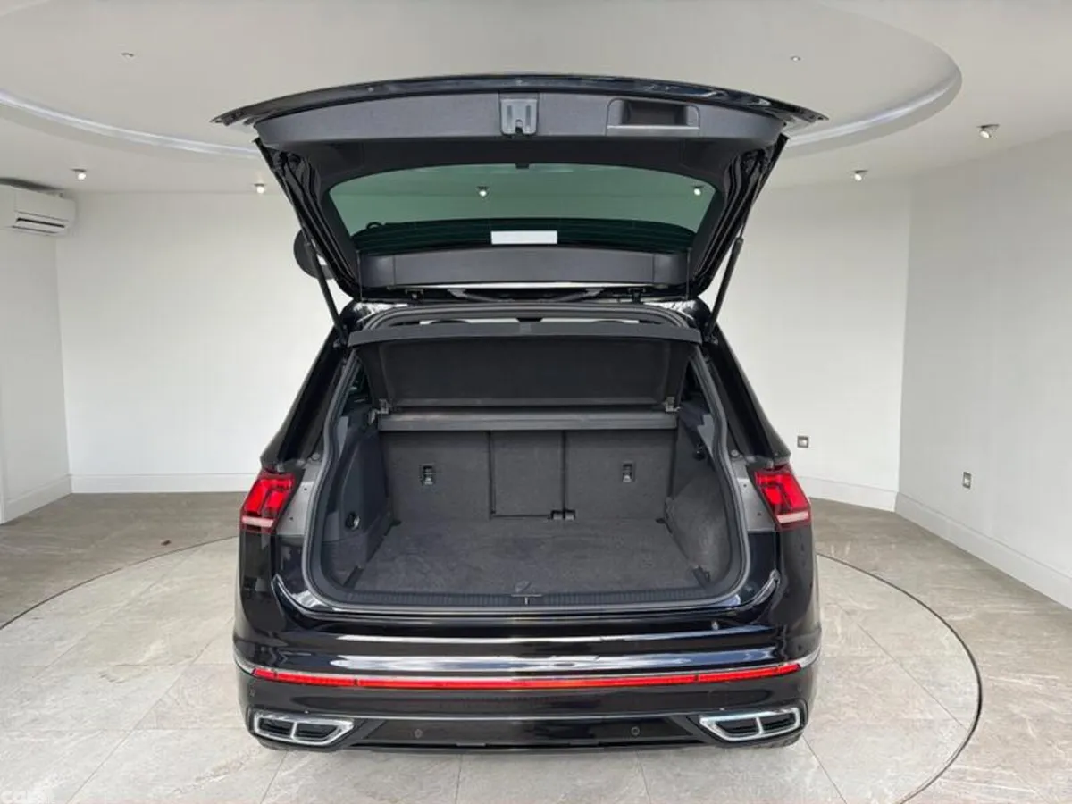 Volkswagen Tiguan SUV, Petrol Hybrid, 2023, Black