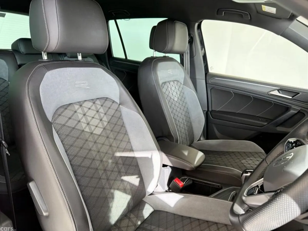 Volkswagen Tiguan SUV, Petrol Hybrid, 2023, Black