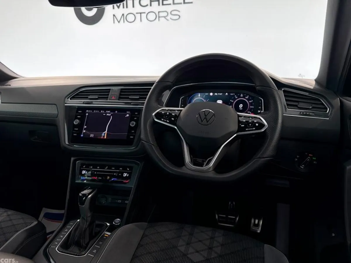 Volkswagen Tiguan SUV, Petrol Hybrid, 2023, Black