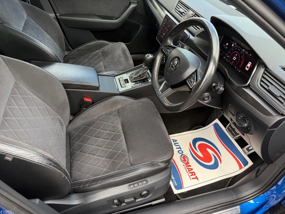 Skoda Superb Hatchback, Petrol Plug-in Hybrid, 2020, Blue