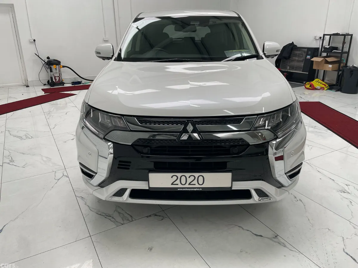 Mitsubishi Outlander Estate, Petrol Plug-in Hybrid, 2020, White