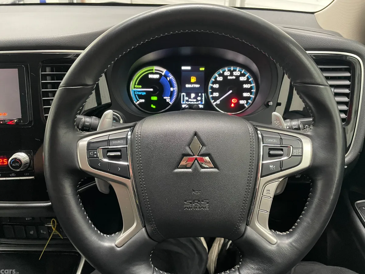 Mitsubishi Outlander Estate, Petrol Plug-in Hybrid, 2020, White