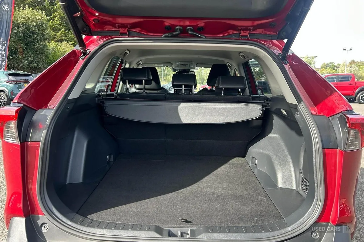 Toyota RAV4 , Petrol Hybrid, 2022, Red