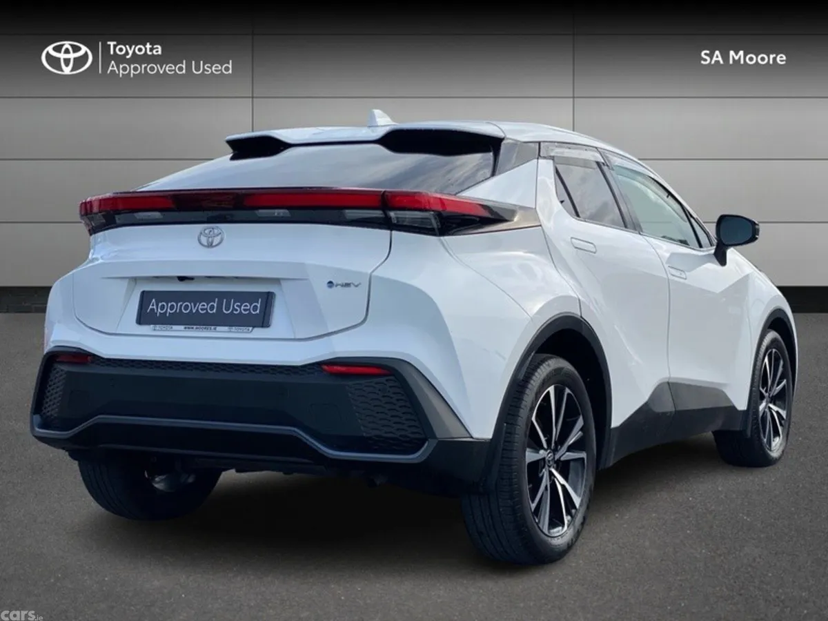 Toyota C-HR SUV, Petrol Hybrid, 2024, White