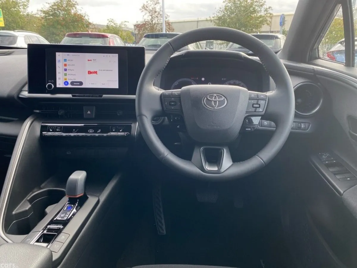 Toyota C-HR SUV, Petrol Hybrid, 2024, White
