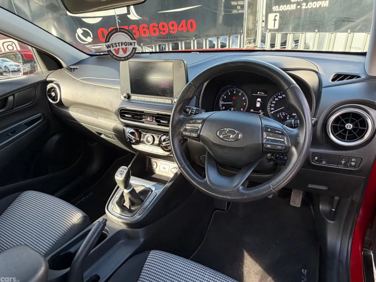 Hyundai KONA MPV, Petrol, 2021, Red