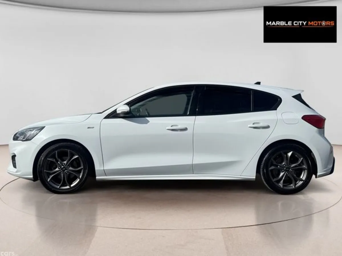 Ford Focus Hatchback, Diesel, 2021, White